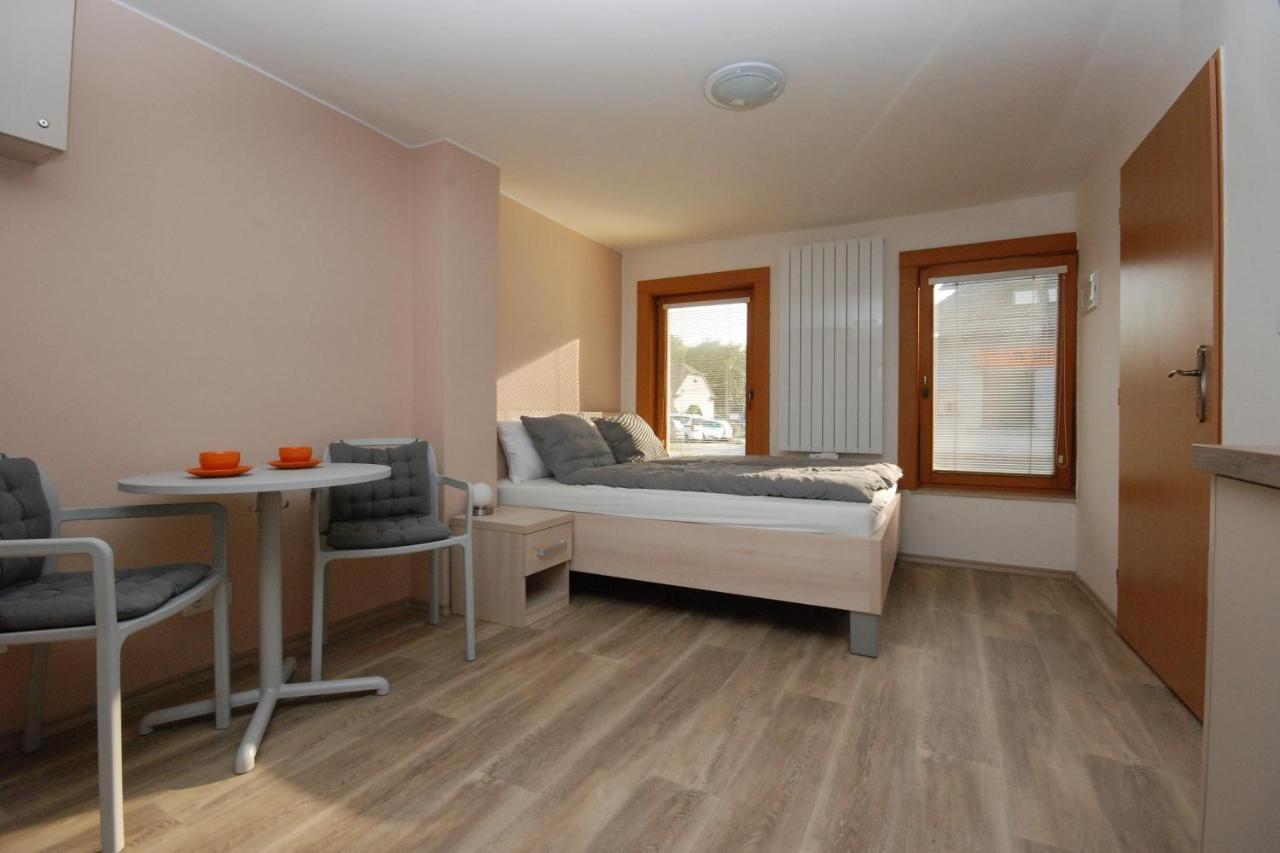 Apartman Mh Бржецлав Экстерьер фото